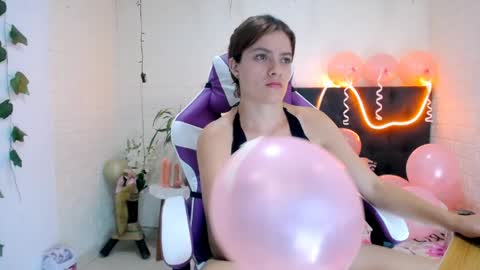 LAURA online show from April 29, 5:30 pm