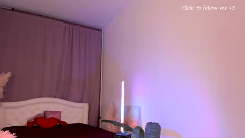 Laura online show from October 13, 8:22 pm