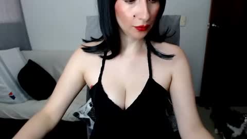 Laura online show from July 7, 10:03 pm