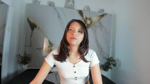 laura_serena online show from May 20, 11:38 am