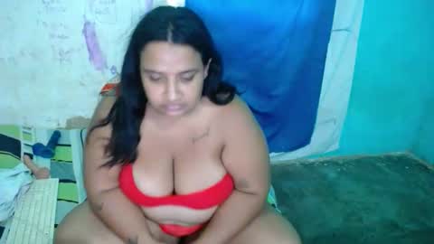 laura_sofia23 online show from May 5, 8:36 pm