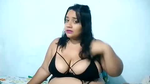 laura_sofia23 online show from September 12, 11:40 pm