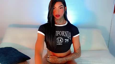 Laura online show from February 22, 11:46 pm