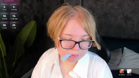 Laura online show from March 19, 2:17 am