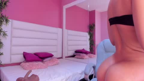 Laura online show from June 17, 1:49 pm