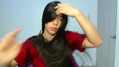 lauracb          online show from April 28, 2:32 pm