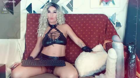 LauraCrystall online show from March 6, 8:16 pm