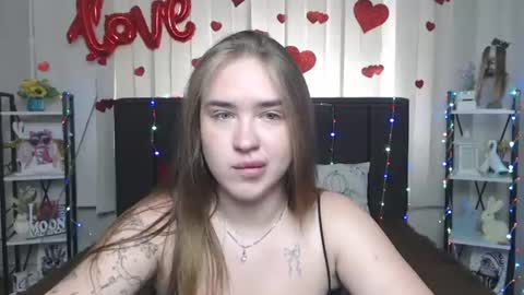 LauraHlot online show from July 6, 8:11 am