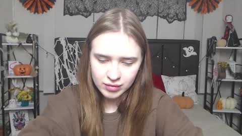 LauraHlot online show from November 10, 6:54 pm