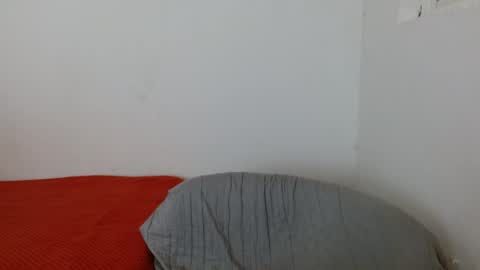 Laura online show from April 23, 5:14 pm