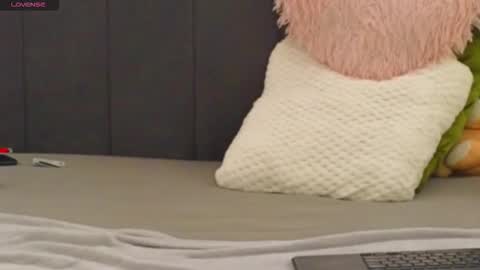 LauraMirage online show from October 30, 1:01 pm