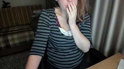 Lauraoven1 online show from March 11, 6:00 pm