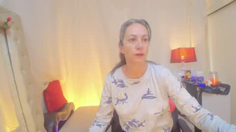 Laura Sofia online show from July 11, 10:40 am