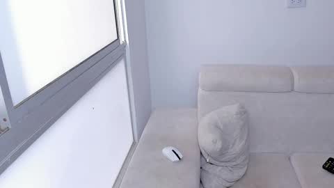 Laureent online show from February 25, 8:42 pm