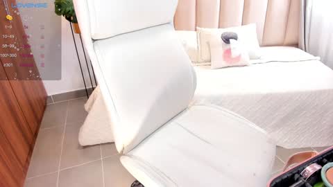 lauren online show from January 30, 9:47 pm