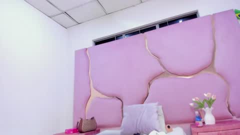 laurendpink online show from July 23, 1:30 pm