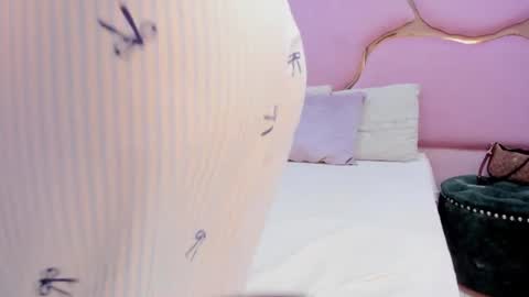 laurendpink online show from June 28, 2:46 pm