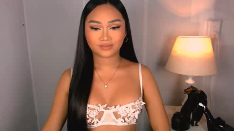 chloe3 online show from January 18, 10:30 pm