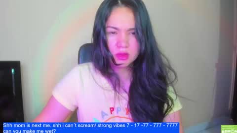 Snapshot of laurengirls1 chatting on February 21, 2:16 pm onlyfan laureng7 - 7 laureng2 online show from February 21, 2:16 pm