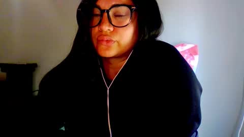 Snapshot of laurengirls1 chatting on October 16, 5:45 pm onlyfan laureng7 - 7 laureng2 online show from October 16, 5:45 pm