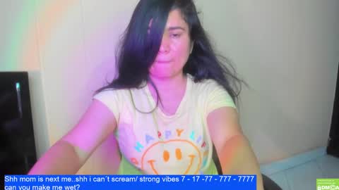 Snapshot of laurengirls1 chatting on February 20, 10:04 pm onlyfan laureng7 - 7 laureng2 online show from February 20, 10:04 pm