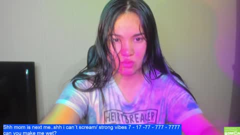Snapshot of laurengirls1 chatting on February 13, 12:43 pm onlyfan laureng7 - 7 laureng2 online show from February 13, 12:43 pm