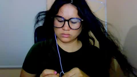 Snapshot of laurengirls1 chatting on October 20, 4:06 am onlyfan laureng7 - 7 laureng2 online show from October 20, 4:06 am