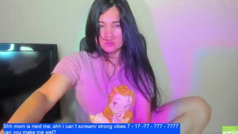 Snapshot of laurengirls1 chatting on February 27, 11:59 pm onlyfan laureng7 - 7 laureng2 online show from February 27, 11:59 pm
