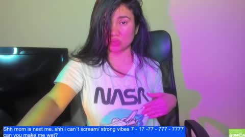 Snapshot of laurengirls1 chatting on March 1, 2:37 am onlyfan laureng7 - 7 laureng2 online show from March 1, 2:37 am