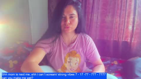 Snapshot of laurengirls1 chatting on March 12, 5:07 pm onlyfan laureng7 - 7 laureng2 online show from March 12, 5:07 pm