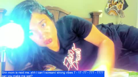 Snapshot of laurengirls1 chatting on February 11, 6:11 pm onlyfan laureng7 - 7 laureng2 online show from February 11, 6:11 pm