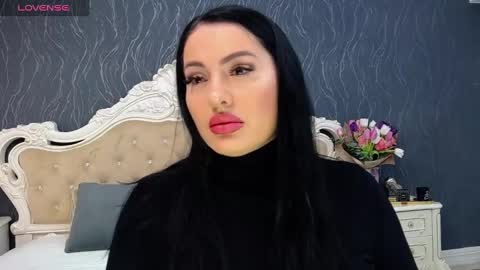 Laura online show from March 4, 9:40 am