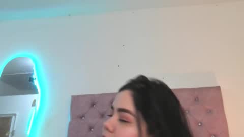 laurenlaine online show from April 24, 6:43 pm