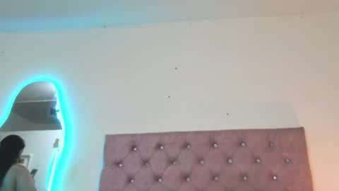laurenlaine online show from June 21, 4:24 pm