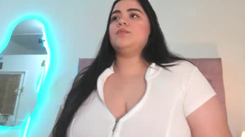 laurenlaine online show from April 25, 5:54 pm