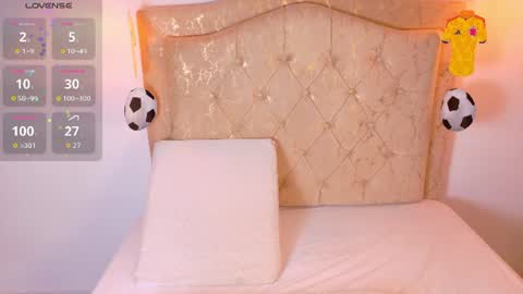 laurenn_smitth online show from June 25, 12:43 pm