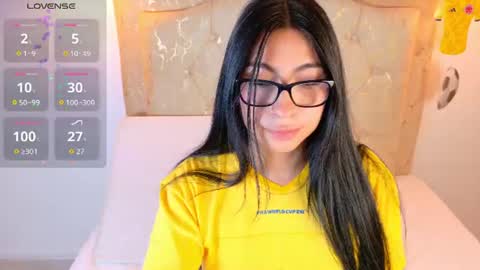laurenn_smitth online show from June 27, 1:06 pm
