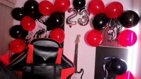  LAUREN INDEPENDENT MODEL HELP ME REACH 100 LIKES PLS  online show from November 28, 9:55 pm