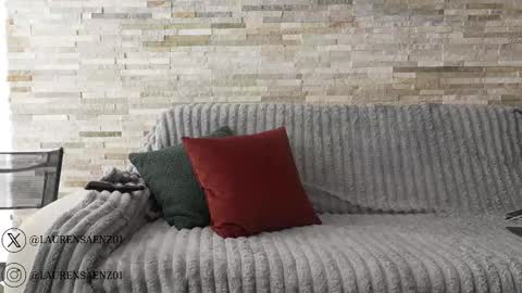 Lauren Saenz online show from November 5, 12:07 pm