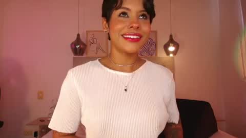 Lauren Saenz online show from July 10, 12:21 pm
