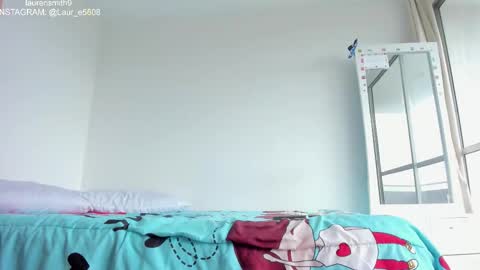 laurensmith9 online show from January 17, 2:26 pm