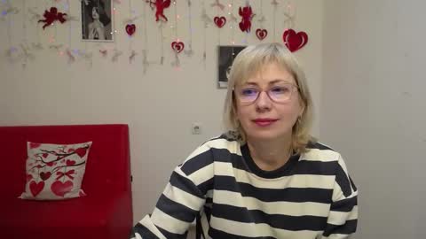 Lauren online show from February 6, 1:53 am