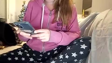 lauriehotxxx online show from December 12, 5:37 pm