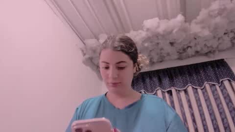 Lauu G online show from November 29, 10:34 am