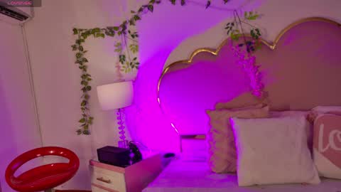 luu online show from April 23, 9:05 pm