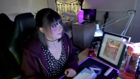 Lavenderrzz online show from November 20, 2:47 pm