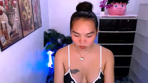 lavenia487426 online show from March 10, 9:13 am