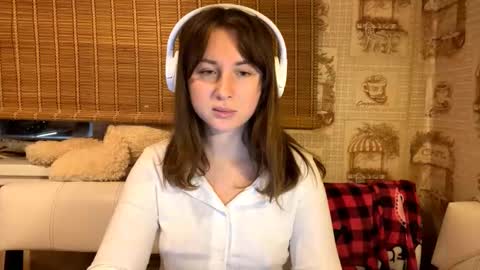 Emily online show from December 5, 3:43 pm