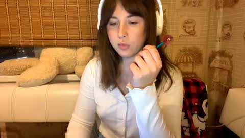 Emily online show from December 4, 3:33 pm