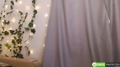 Mia online show from May 4, 2:23 pm